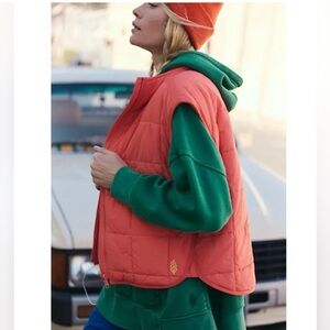 Free People Pippa Packable Puffer Vest.
NWT. Summer poppy.